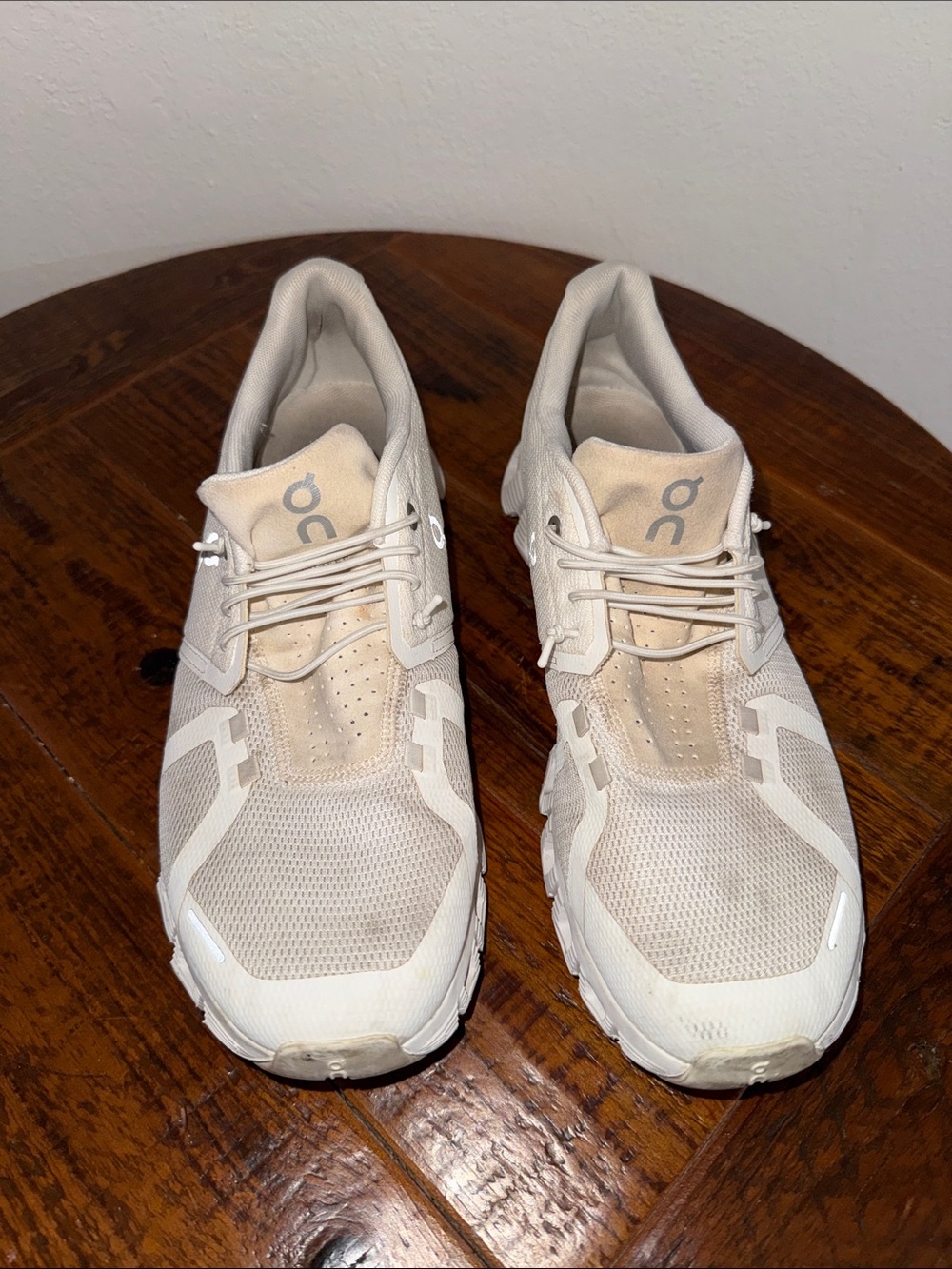 On Running Women's Athletic Shoes in Cream -W10.5 🤍